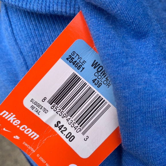 Nike Zip up jacket with tags! - Picture 3 of 3